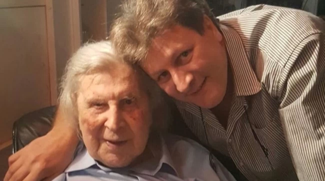 Μίκης Θεοδωράκης: Επιστολή "βόμβα" του Νίκου Κουρή μετά το άνοιγμα της διαθήκης - "Δεν διεκδικώ περιουσιακά στοιχεία"