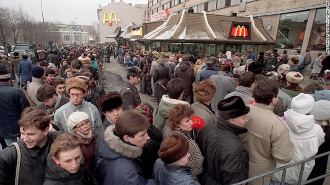 Ρωσία McDonalds πλήθος 1990
