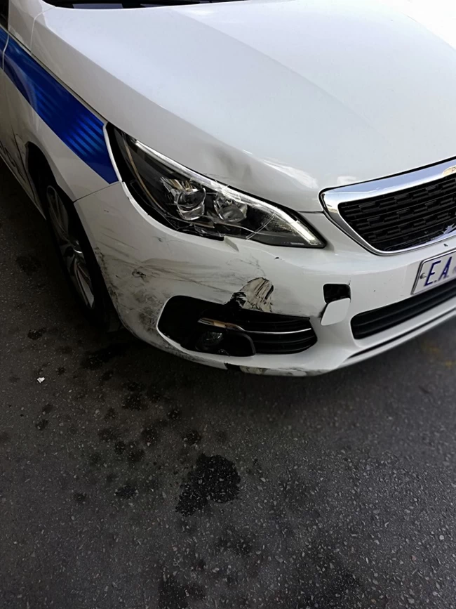 Περιπολικό ζημιά