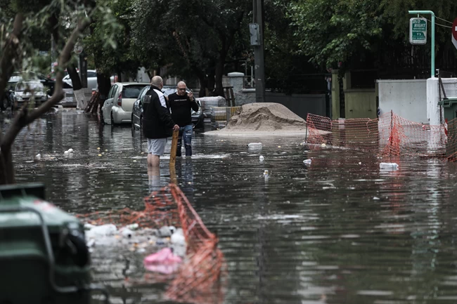 Κακοκαιρία Μπάλλος: Κλειστά όλα τα σχολεία αύριο σε Αττική, Εύβοια και Χαλκιδική