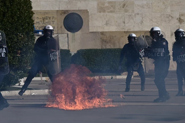 ΕΠΕΙΣΟΔΙΑ ΣΥΝΤΑΓΜΑ
