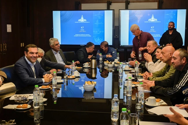 Τσίπρας ΕΑΒ