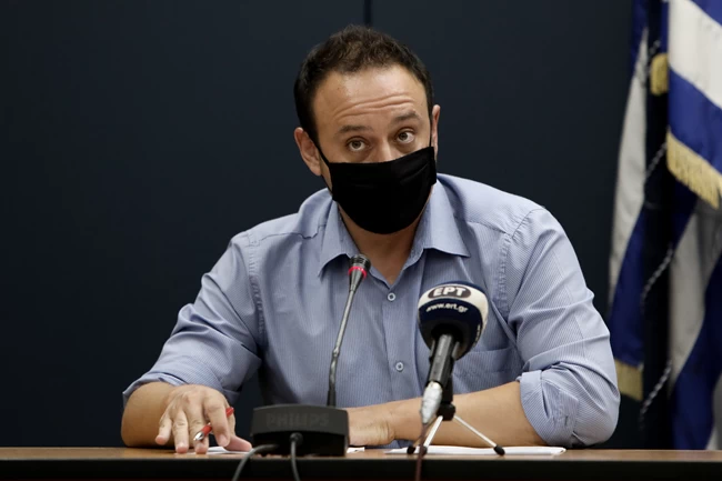 Κορονοϊός: "Ανησυχία από την αύξηση κρουσμάτων και διασωληνωμένων" - Η ενημέρωση Κεραμέως, Χαρδαλιά, Μαγιορκίνη