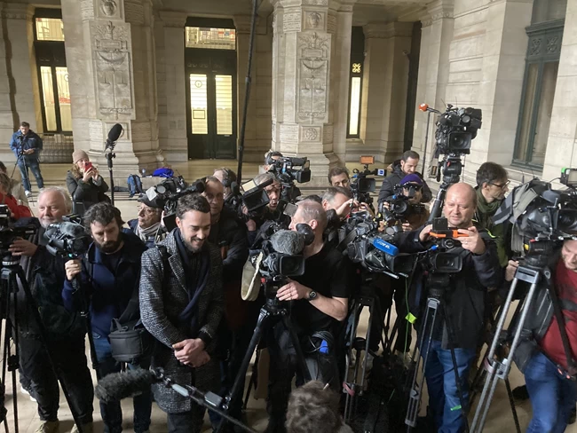 Χαμός στο δικαστήριο των Βρυξελλών για την Εύα Καϊλή - Κρίνεται η προφυλάκισή της [βίντεο]