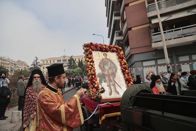 Θεσσαλονίκη: Με κατάνυξη και πλήθος πιστών η λιτανεία της εικόνας και των λειψάνων του Αγίου Δημητρίου [εικόνες]