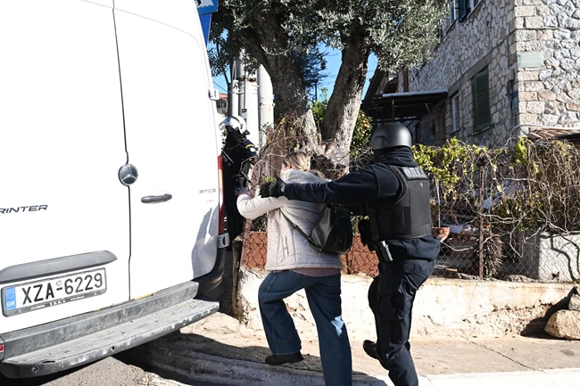 ΕΞΩΣΗ ΑΝΩ ΠΕΤΡΑΛΩΝΑ