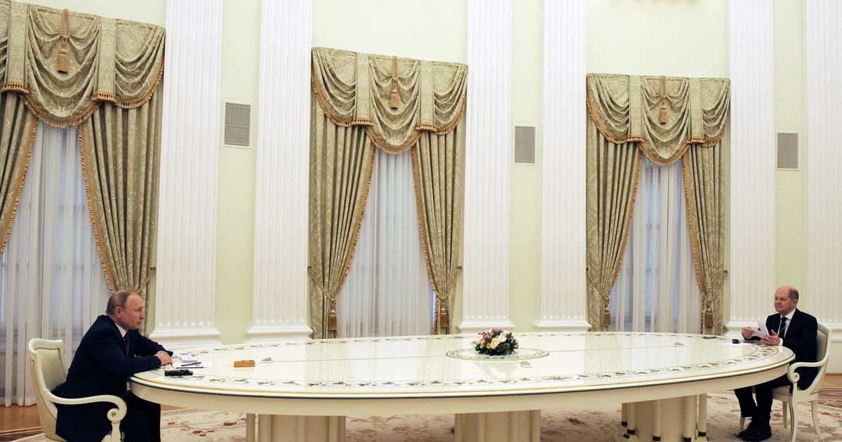 Πόσο κοστίζει σήμερα το διάσημο λευκό τραπέζι του Πούτιν στο Κρεμλίνο– Διακοσμημένο με φύλλα χρυσού [εικόνες] - εικόνα 3