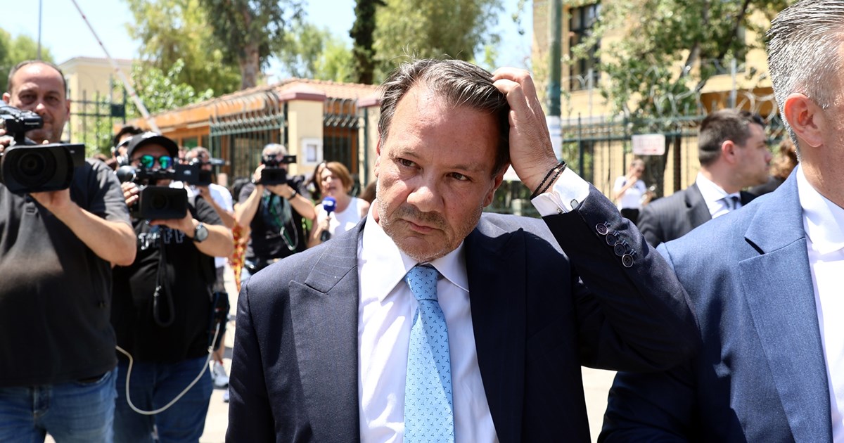 Απόστολος Λύτρας: Έχω ανάγκη από συντροφιά, δεν αποκλείω τρίτο γάμο - Οι κόρες μου έχουν γνωρίσει τη σύντροφό μου [βίντεο]