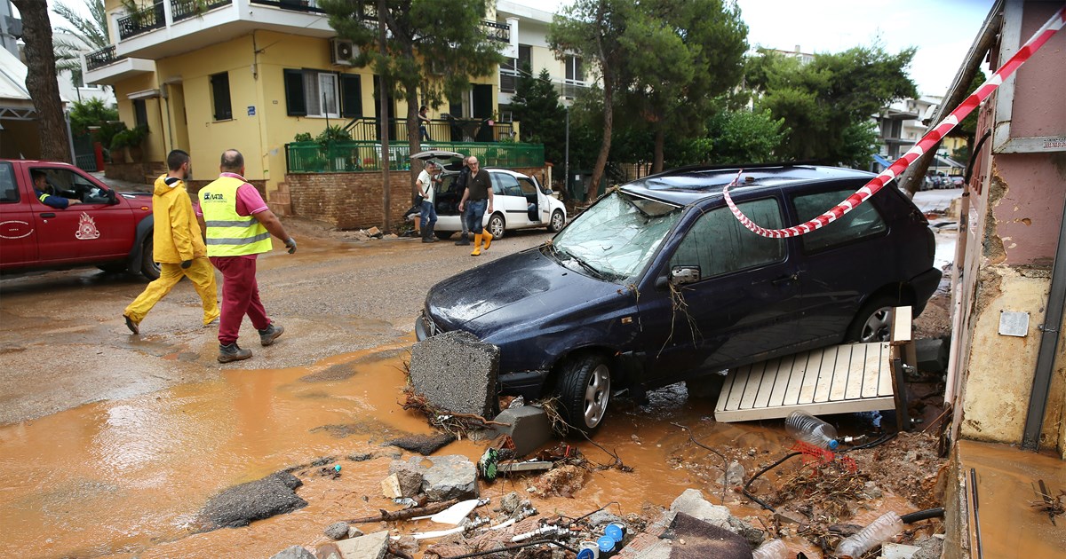 Δίκη για την πλημμύρα στη Μάνδρα: Ποινές φυλάκισης 14 ως 18 μηνών με τριετή αναστολή στους τρεις ενόχους