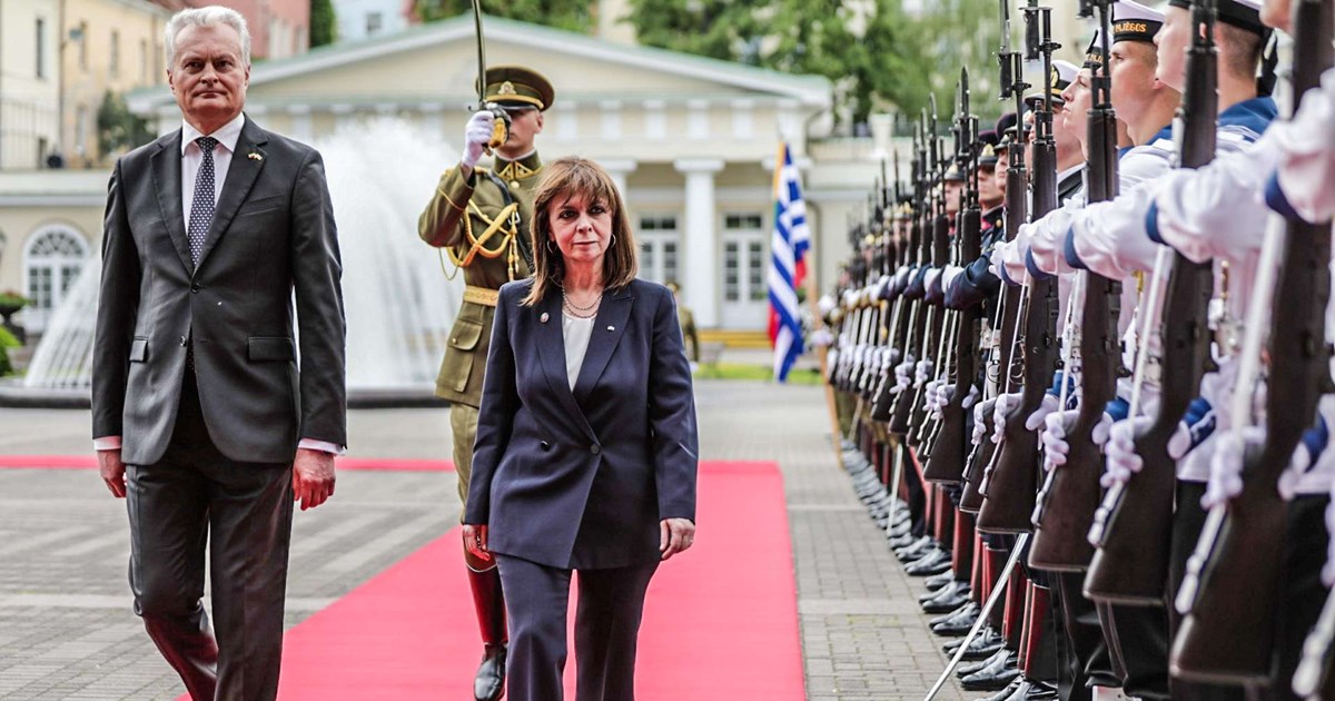 K. Σακελλαροπούλου: Η συγκινητική ανάρτηση για τους Λιθουανούς φοιτητές που απήγγειλαν Καβάφη - εικόνα 2