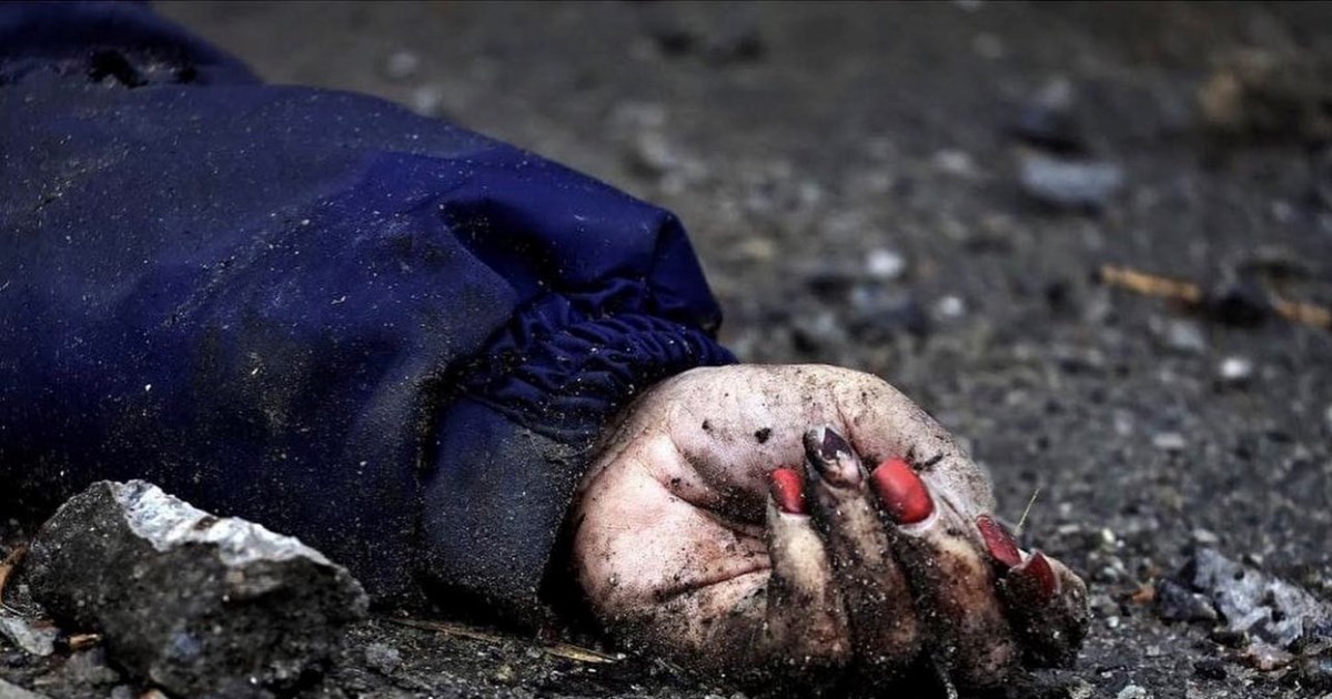 CNN: Η ανατριχιαστική στιγμή που οι Ρώσοι σκοτώνουν την Ιρίνα στην Μπούτσα - Αναγνωρίστηκε από τα βαμμένα νύχια της