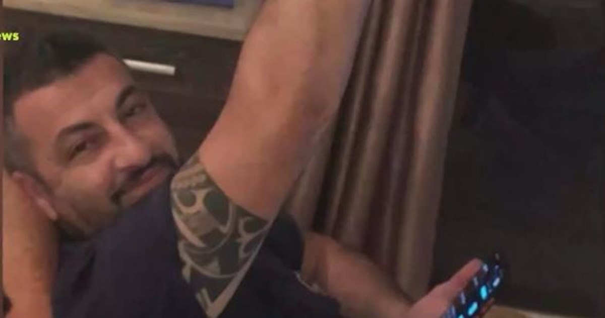 Φονικό στην Ραφήνα: Από το "τι κοιτάς ρε" στην τουαλέτα έφτασαν να του σπάσουν το κεφάλι με σιδερογροθιά - εικόνα 2