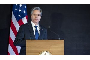 "Εκτός από σιτηρά, τι άλλο κλέψατε από την Ουκρανία;" - Ουκρανός δημοσιογράφος στριμώχνει τον Λαβρόφ κι εκείνος τον βρίζει