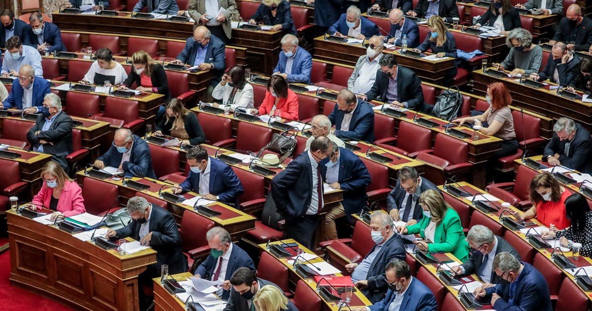 Βουλή: Πέρασε με 158 “ναι” το εργασιακό νομοσχέδιο – 74 άρθρα ψήφισε το…