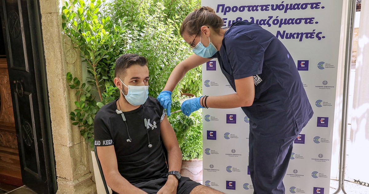 Παυλάκης: H Ομικρον 2 είναι διαφορετικός ιός - Μέχρι τον Σεπτέμβριο μπορεί να έχουμε 2-3 επιδημίες ακόμη