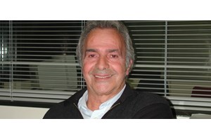 ΠΑΣΟΚ: Πέθανε ο Αντώνης Αγγελίδης, στενός συνεργάτης του Κώστα Σημίτη – Συλλυπητήριο μήνυμα του πρώην πρωθυπουργού - εικόνα 2