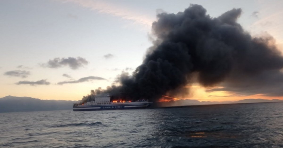 Πορτογαλία: Ναυάγιο με 1.000 Porsche ανοιχτά των Αζορών - Επιασε φωτιά πλοίο που μετέφερε οχήματα στις ΗΠΑ - εικόνα 2