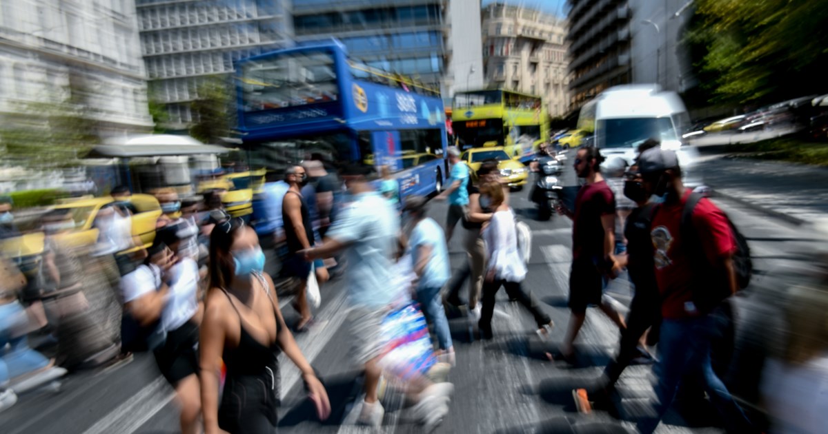 Πλεύρης: Δεν θα ληφθούν νέα μέτρα - Πάμε σε λογική συνύπαρξης με τον ιό - Διαψεύδει Σαρηγιάννη για 400 διασωληνωμένους