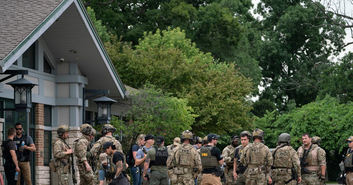 "Awake the rapper": Αυτός είναι ο μακελάρης της "4ης Ιουλίου" - Στους 6 οι νεκροί της επίθεσης στο Χάιλαντ Παρκ [Εικόνες] - εικόνα 5