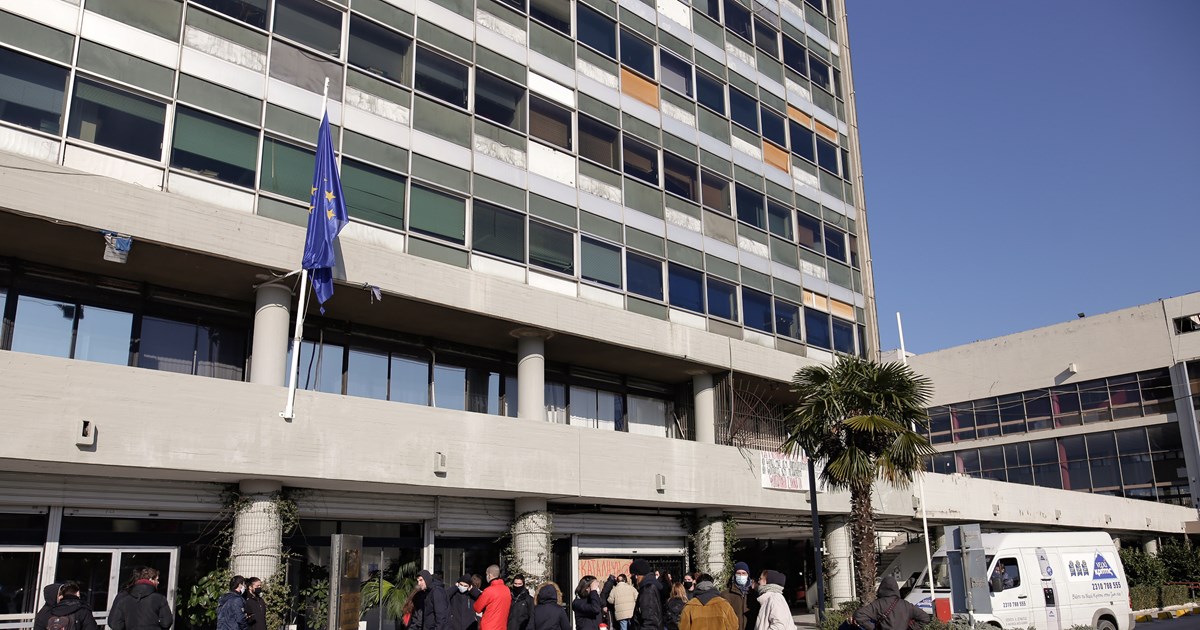 Πρωτοφανές: Λήστεψαν με μπαλτά 18χρονο μέσα στο Αριστοτέλειο Πανεπιστήμιο Θεσσαλονίκης