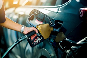 Βενζίνη - Μικρή υποχώρηση των τιμών: Πού κινούνται σε οκτώ νομούς