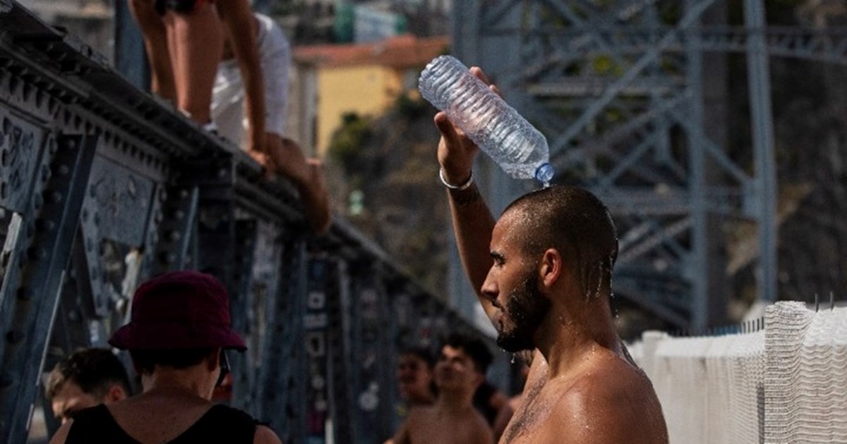 Κορυφώνεται το κύμα καύσωνα στην Ευρώπη: Ακραίες θερμοκρασίες 45 βαθμών στην Ισπανία - Η σειρά της Γαλλίας - εικόνα 2