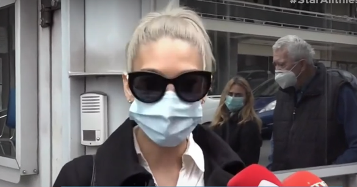 Συνελήφθη ο τράπερ Light για την προκλητική ανάρτηση με τα όπλα - Είχε ναρκωτικά, τσεκούρι και... αστυνομικό φάρο - εικόνα 4