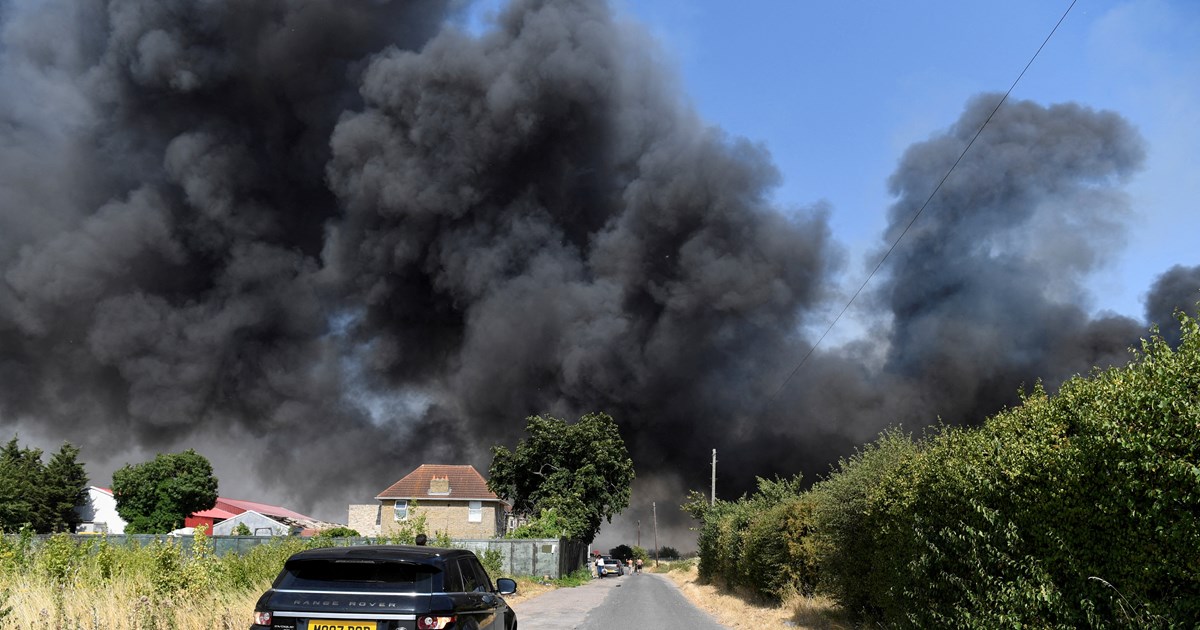 Πύρινος εφιάλτης και στο Λονδίνο: Κάηκαν σπίτια - Οι περισσότερες κλήσεις στην Πυροσβεστική από τον Β' Παγκόσμιο Πόλεμο - εικόνα 3