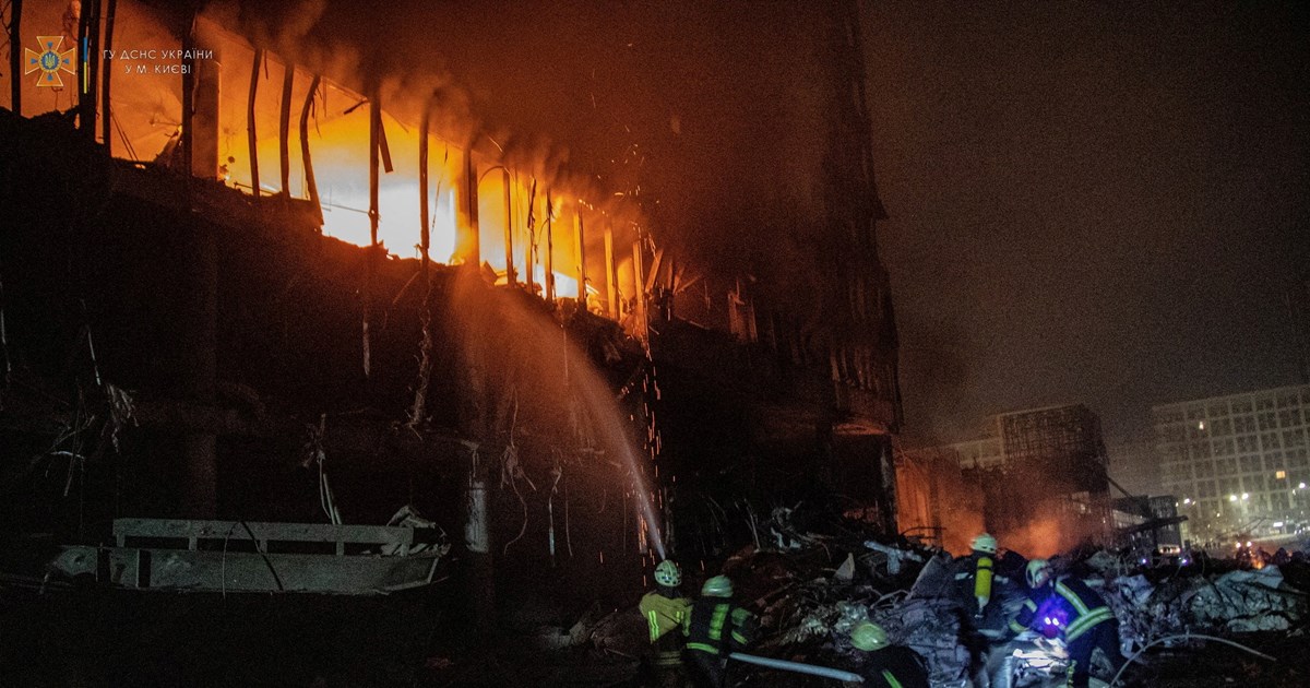 Πόλεμος στην Ουκρανία: Ισοπέδωσαν εμπορικό κέντρο στο Κίεβο - Συγκλονιστικές εικόνες - Απελπισία στη Μαριούπολη