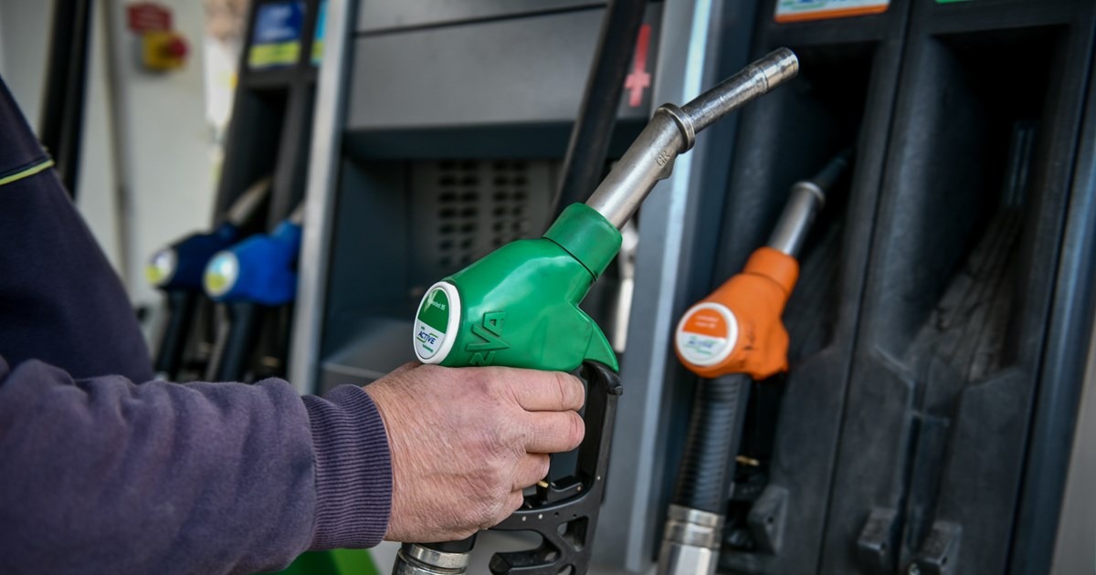 Διαψεύδει η ΔΕΗ τα δημοσιεύματα περί δωρεάν διανομής μετοχών σε στελέχη