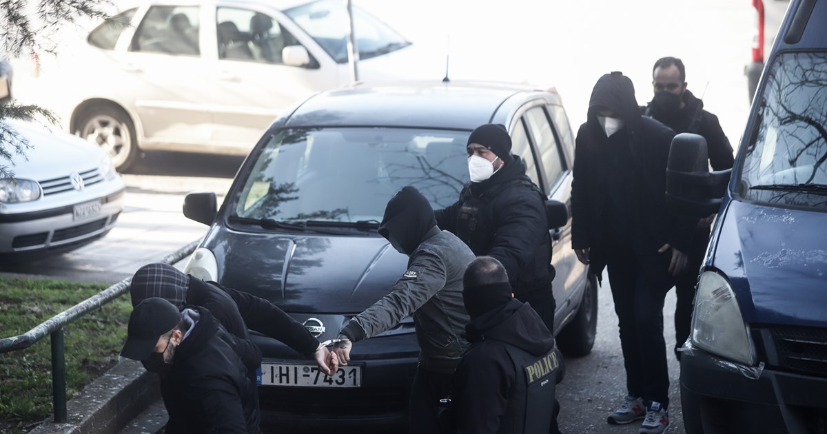 Δολοφονία Άλκη: Απολογείται αυτή την ώρα ο 20χρονος Αλβανός - Αρνείται ότι μαχαίρωσε τον 19χρονο φοιτητή [εικόνες - βίντεο] - εικόνα 2