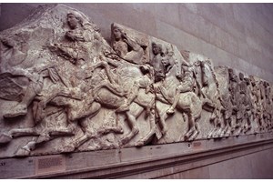 Αλβανία: Συνάντηση Δένδια με τον πρόεδρο του παραρτήματος της "Ομόνοιας" στη Χειμάρρα