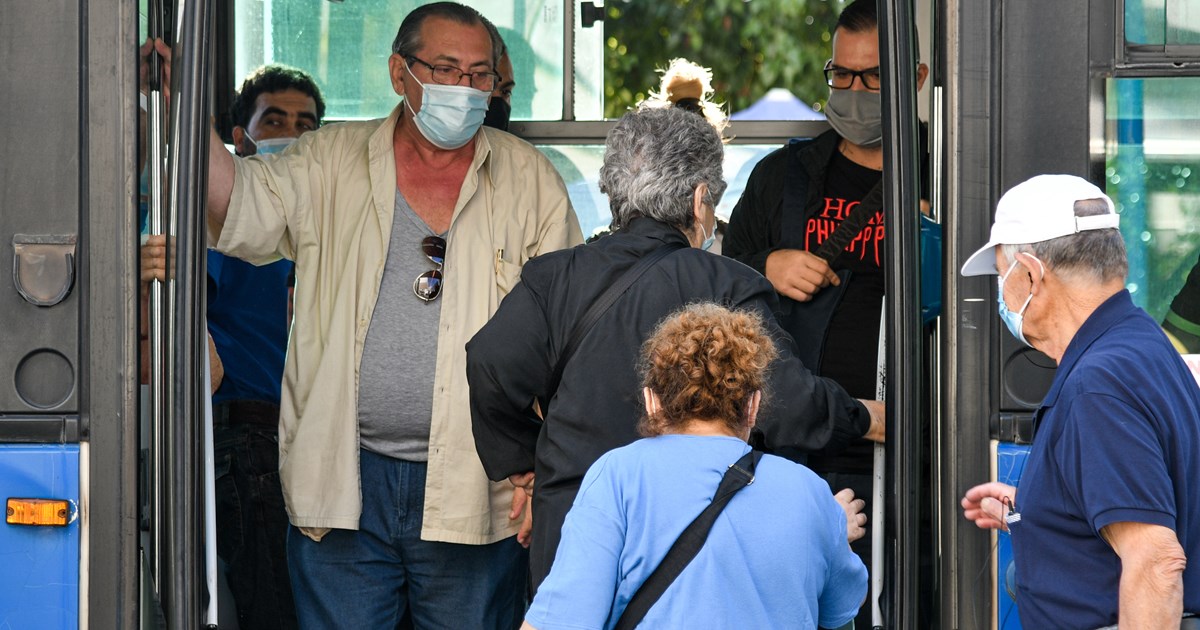 EETT: Δώδεκα χρηστικές συμβουλές προς τους καταναλωτές σχετικά με τη χρήση κινητών στις καλοκαιρινές διακοπές