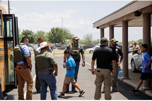 Μακελειό στο Τέξας: Η κατασκευάστρια του όπλου του 18χρονου αποσύρεται από τη φετινή έκθεση του λόμπι όπλων - εικόνα 2