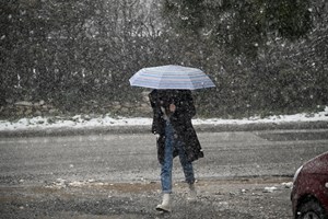 Πού θα χτυπήσει η κακοκαιρία τις επόμενες ώρες - Βροχές, καταιγίδες και χιονοπτώσεις μέχρι την Τετάρτη