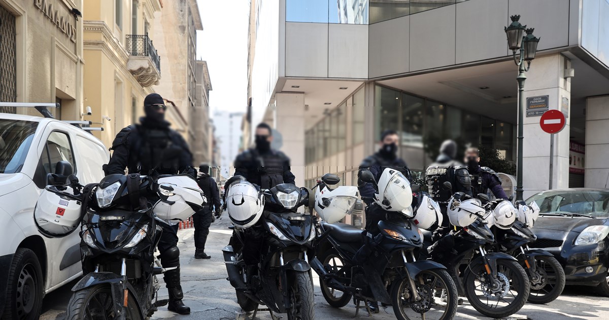 Μεγάλη αστυνομική επιχείρηση σε Κορωπί και Μαρκόπουλο:  7 συλλήψεις, κατασχέθηκαν ποσότητες ηρωίνης και όπλα