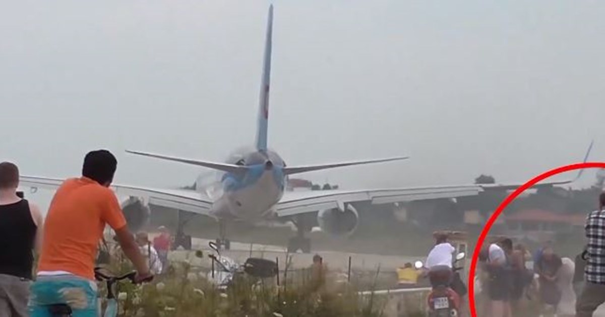 Στην αντεπίθεση οι plane spotters μετά το ατύχημα με τη Βρετανίδα: "Δεν φταίμε εμείς για τη Σκιάθο"