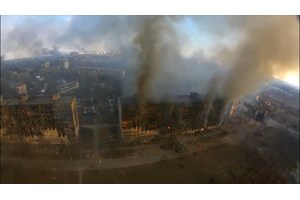 Πόλεμος στην Ουκρανία: Τρόμος στην Μαριούπολη - Οδομαχίες μέσα στην πόλη - Και δεύτερο υπερηχητικό πύραυλο λένε πως χρησιμοποίησαν οι Ρώσοι - εικόνα 4