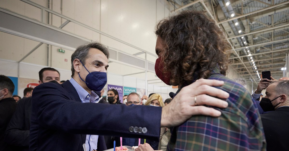 Κέρασαν καπουτσίνο... "ΠΑΣΟΚ 22%" τον Νίκο Ανδρουλάκη στη HORECA [εικόνα] - εικόνα 2