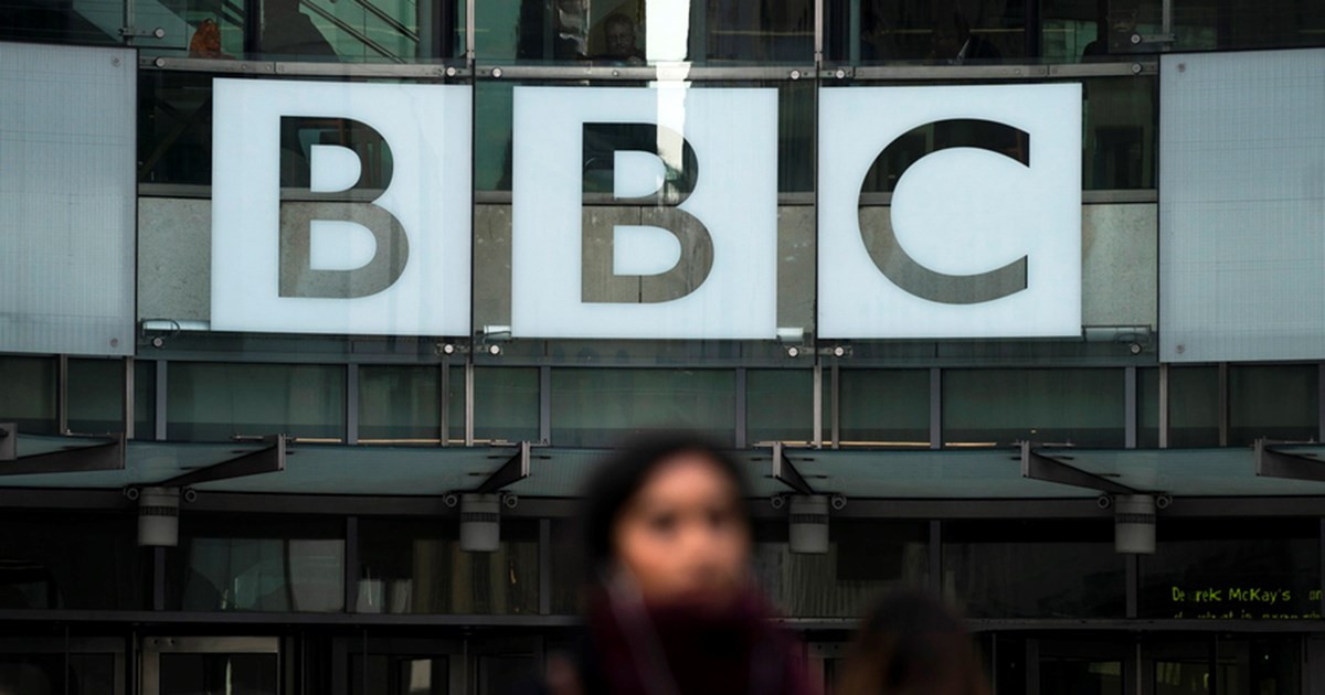 "Μαύρο" σε τηλεοπτικό σταθμό της Ρωσίας: Αποχαιρέτισαν με τη "Λίμνη των Κύκνων" και "Όχι στον πόλεμο" οι δημοσιογράφοι [βίντεο]