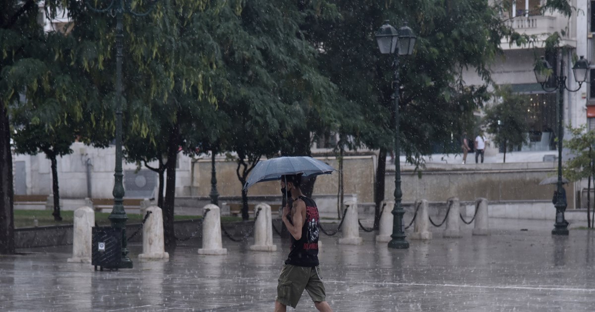 Κανονικό οπλοστάσιο είχε η συμμορία ανηλίκων σε Παγκράτι και Βύρωνα - "Μα@@@@ με ψάχνουν οι μπάτσοι..." - εικόνα 2