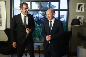 Στα Σκόπια ο Σολτς: "Υποστηρίζουμε την έναρξη των ενταξιακών διαπραγματεύσεων της Β. Μακεδονίας στην ΕΕ"