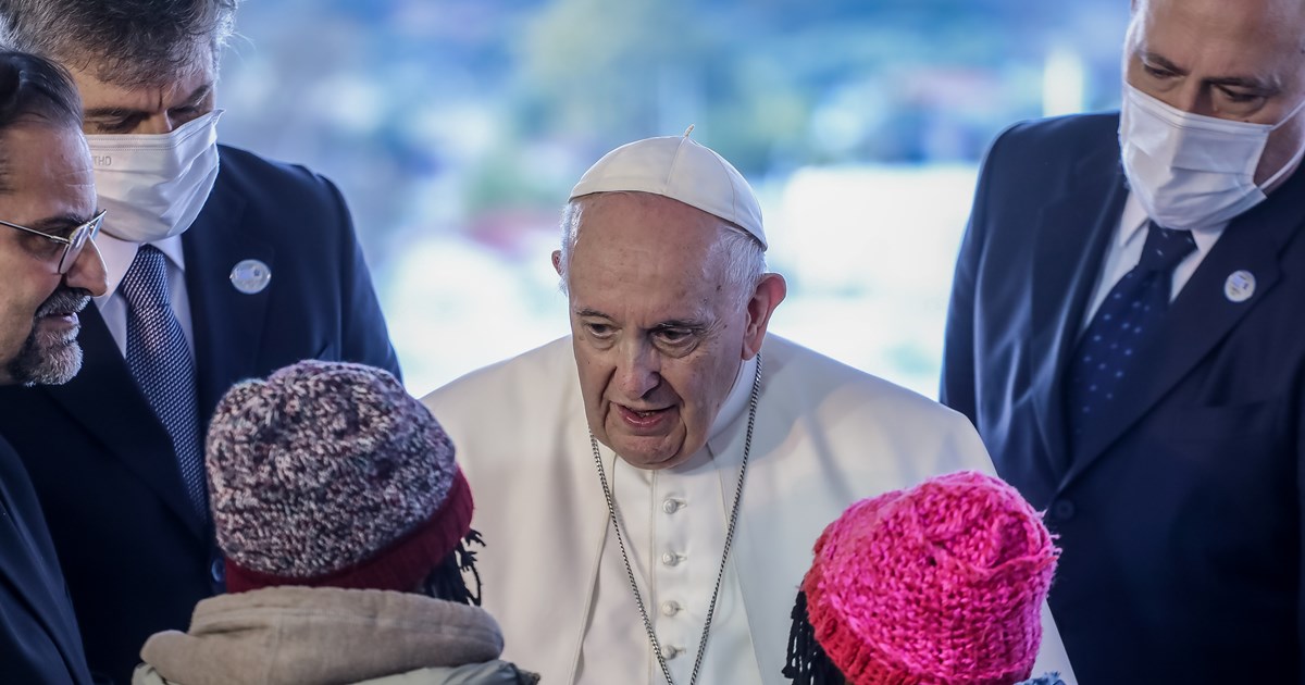 Ο Πάπας Φραγκίσκος υποδέχθηκε προσφυγόπουλο από τη Λέσβο, στο Βατικανό