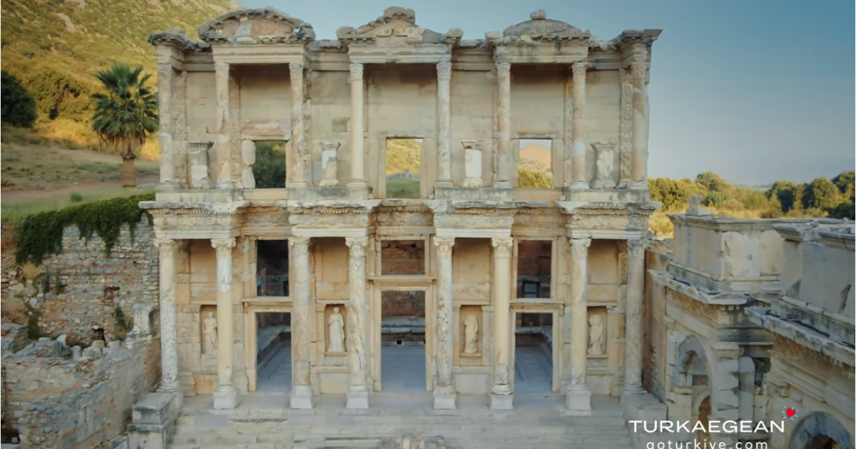 Θεσσαλονίκη: Επίθεση αναρχικών με μπογιές στο σπίτι του βουλευτή της ΝΔ Σάββα Αναστασιάδη