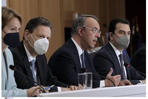 Κυβερνητικός εκπρόσωπος: Οι λογαριασμοί ρεύματος θα έρχονται φθηνότερα στο σύνολο της ελληνικής κοινωνίας