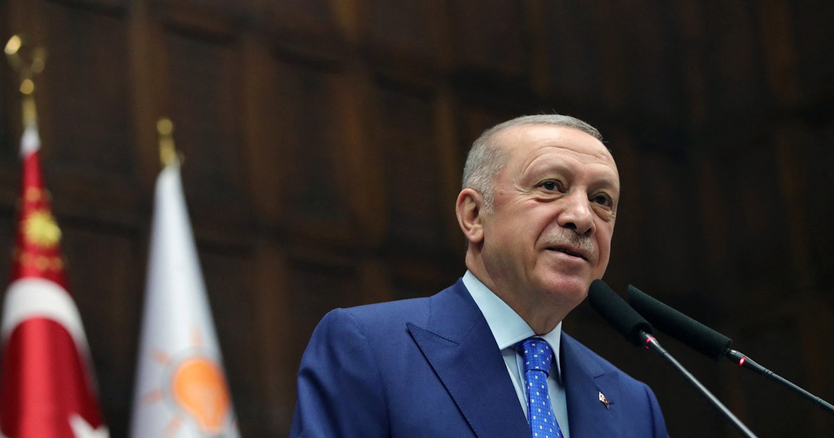 Επίσκεψη Δένδια στην Αλβανία - Συνάντηση με μέλη της ελληνικής μειονότητας και τον Αρχιεπίσκοπο Αναστάσιο