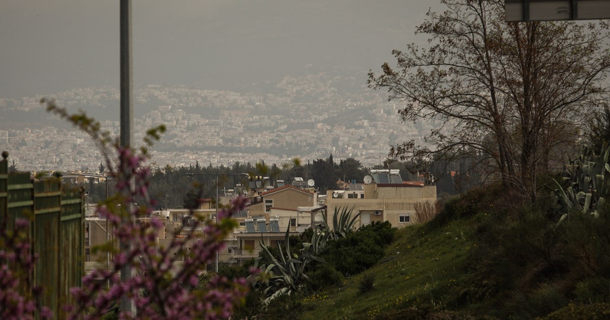 Καιρός: Νεφώσεις, βροχές και αφρικανική σκόνη την Τρίτη