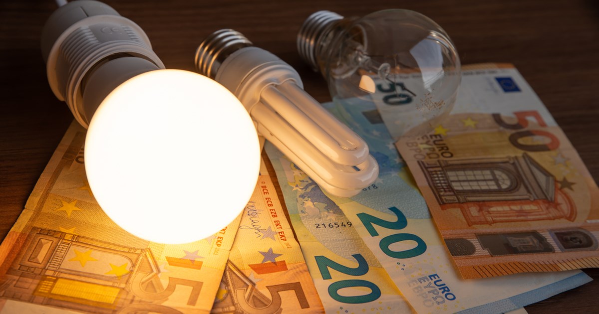 Ποια επιδόματα και ενισχύσεις αναμένεται να πιστωθούν από ΕΦΚΑ και ΔΥΠΑ - Στους λογαριασμούς των δικαιούχων ως 17/06