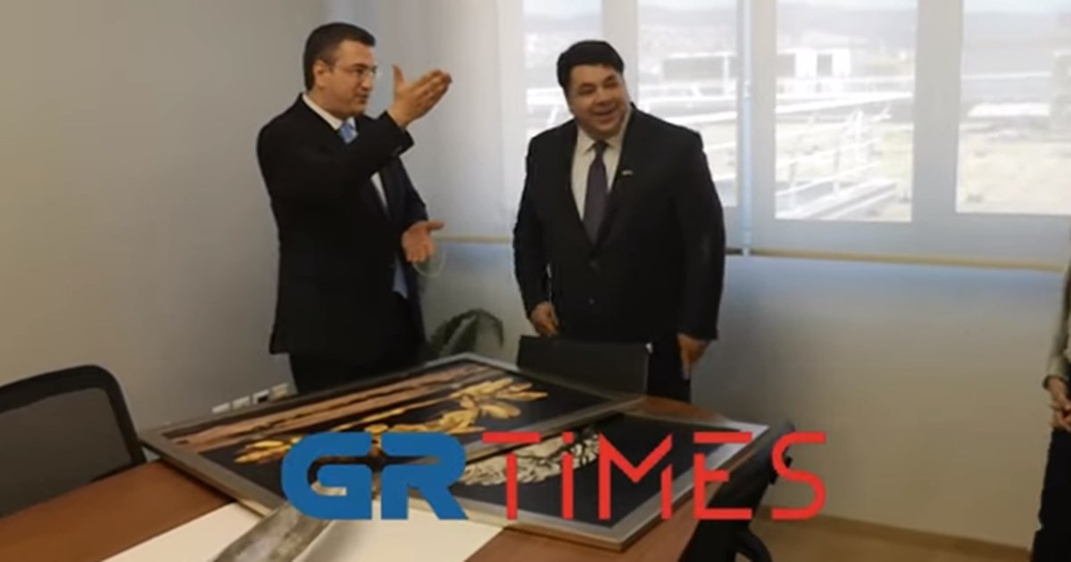 Το SMS του Αλέξη Τσίπρα στα κινητά των μελών του ΣΥΡΙΖΑ: "152.193 ταχυδρόμοι στείλαμε μήνυμα" - εικόνα 2