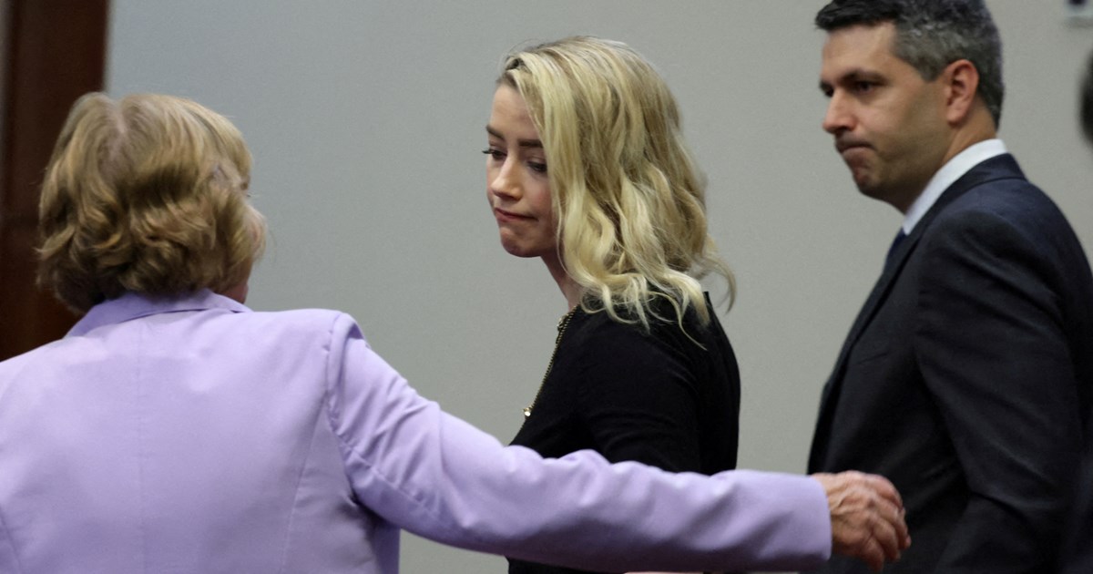 Η Μέρκελ καταδικάζει την εισβολή της Ρωσίας και εκφράζει την αλληλεγγύη της στην Ουκρανία